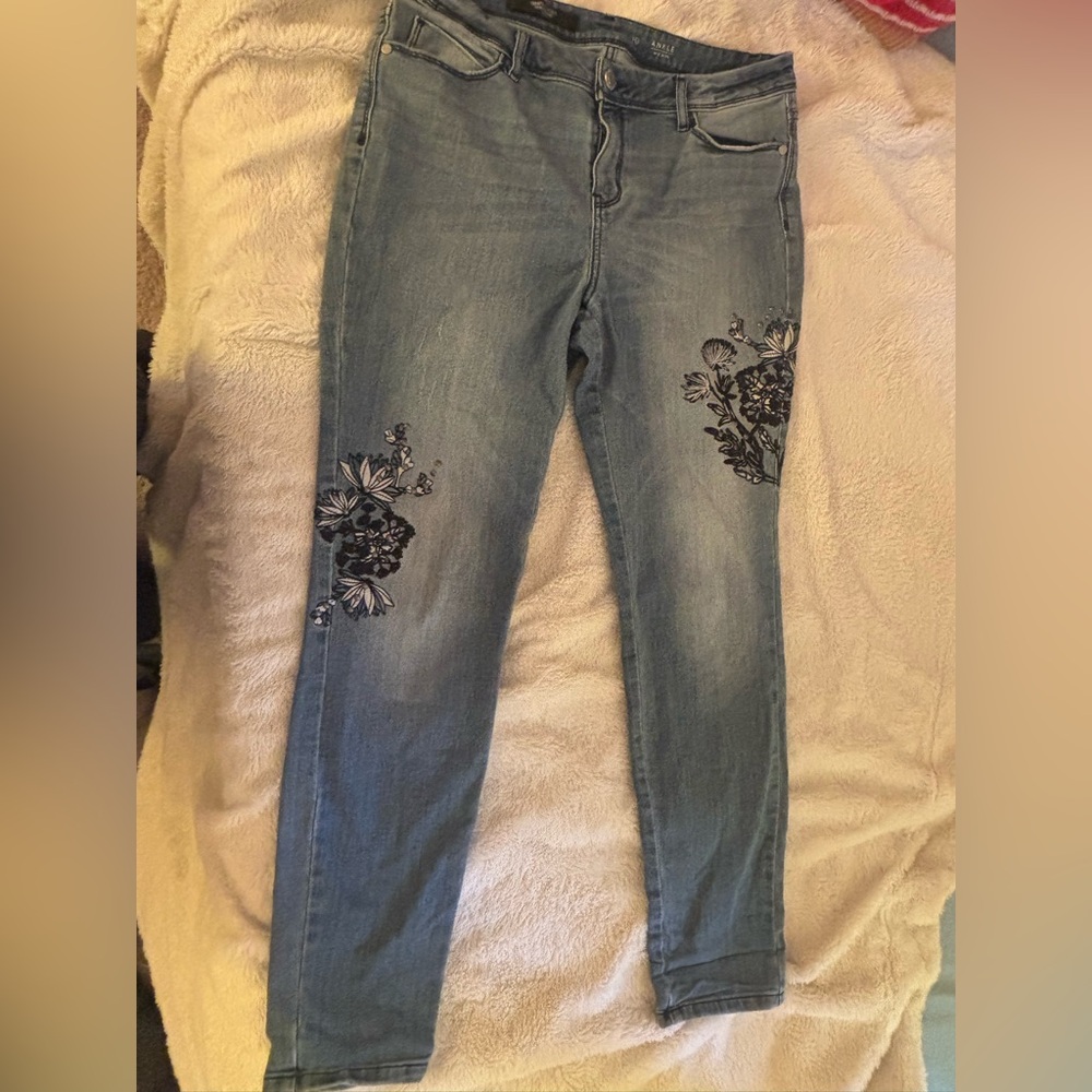 Vera Wang 🪡 Y2K Embroidered Jeans🧵